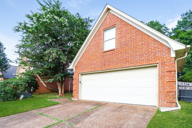 Building Photo - 594 E Ashley Glen Cir