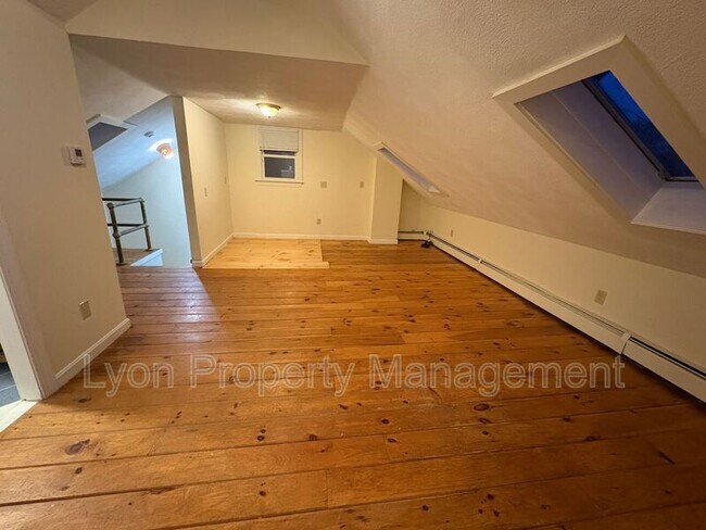 Building Photo - 2 Proctor Pl