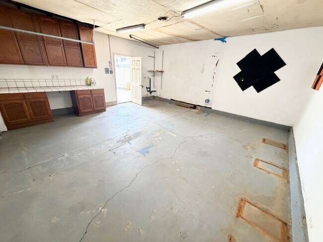 Building Photo - ***Gated 3 bed 2 bath House in Monterey Park***