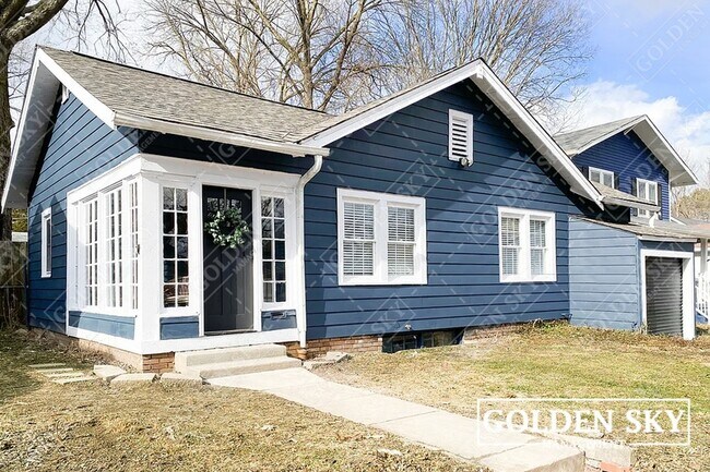 Primary Photo - 4910 Winthrop Ave