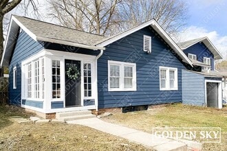 Building Photo - 4910 Winthrop Ave