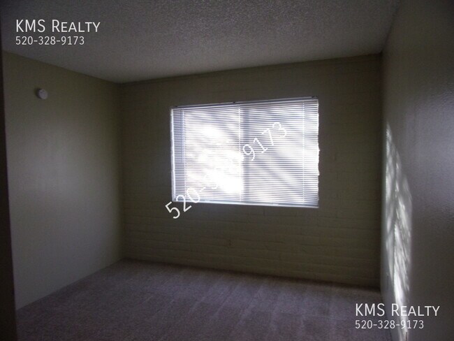 Building Photo - 6609 East Calle Alegria
