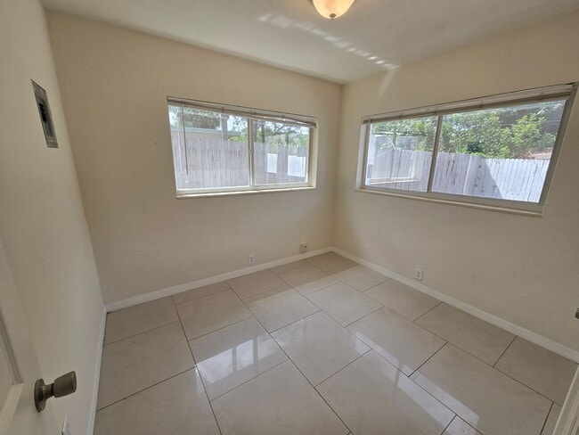 Building Photo - Updated East Delray Duplex | No HOA + Private Yard