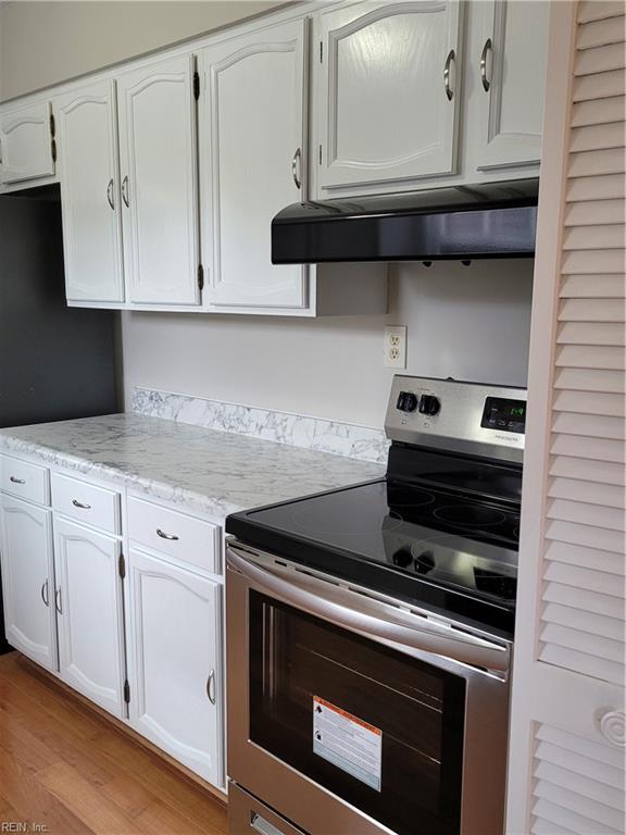 Building Photo - 464 Westover Mews
