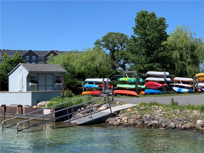 Building Photo - 245 Roseland Ln