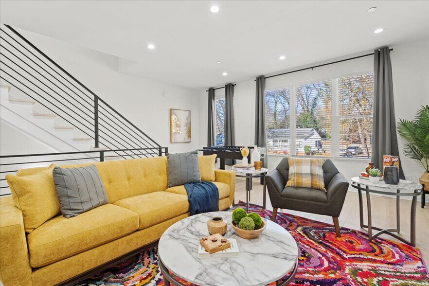 Building Photo - 1111 Dade St