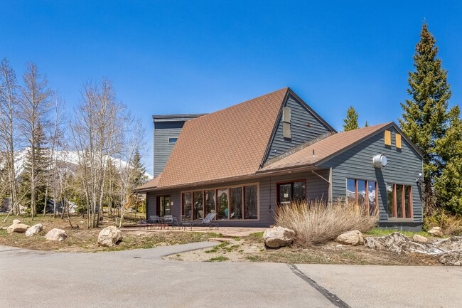 Building Photo - Winter Seasonal or Long Term Rental- Snowscape Condos #50