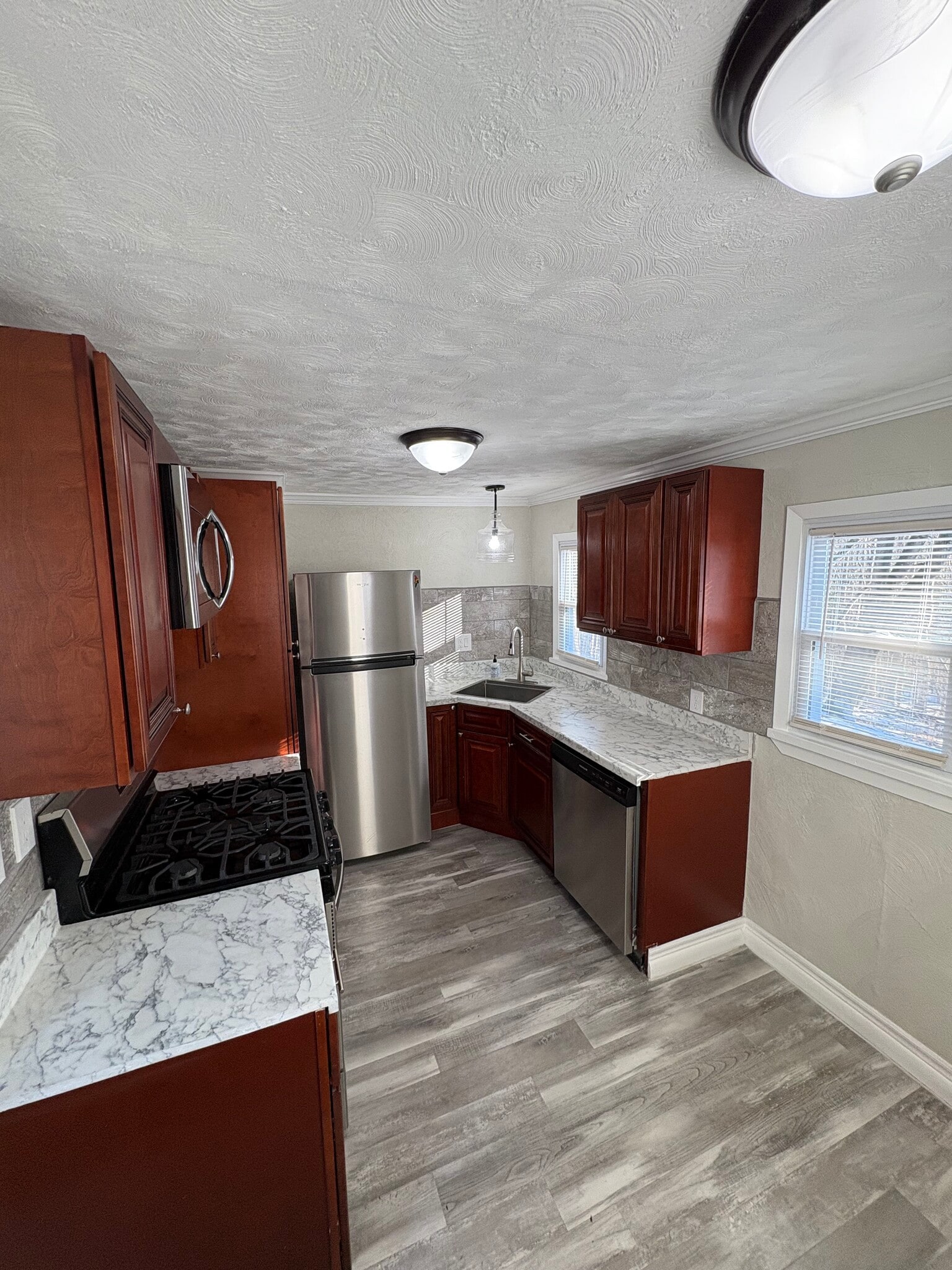 Building Photo - 601 Echo Rd