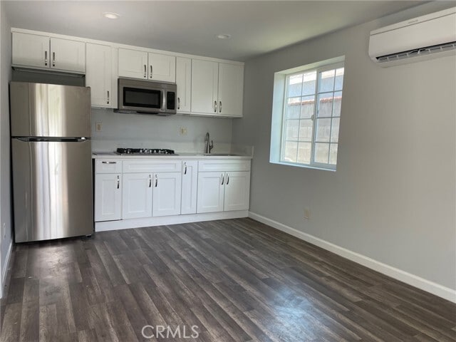 Building Photo - 18927 Erwin St