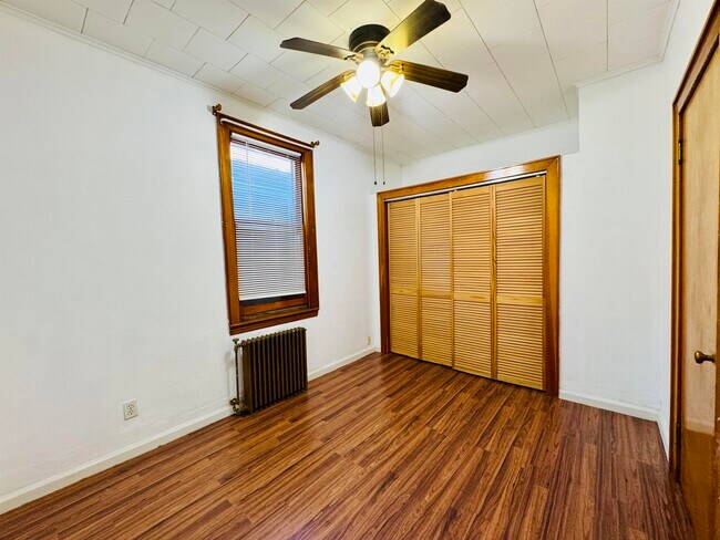 Building Photo - 100 Lexington Ave