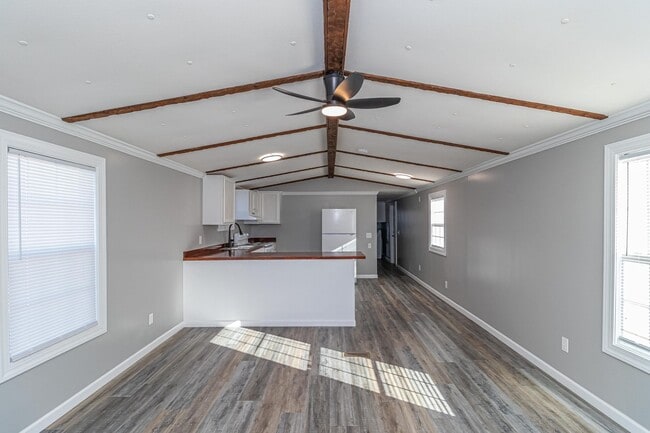 Building Photo - IMMACULATE 3 BR | 2 BA in Pikeville! Lawn ...
