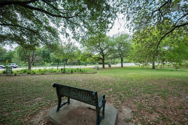 Building Photo - 1880 White Oak Dr