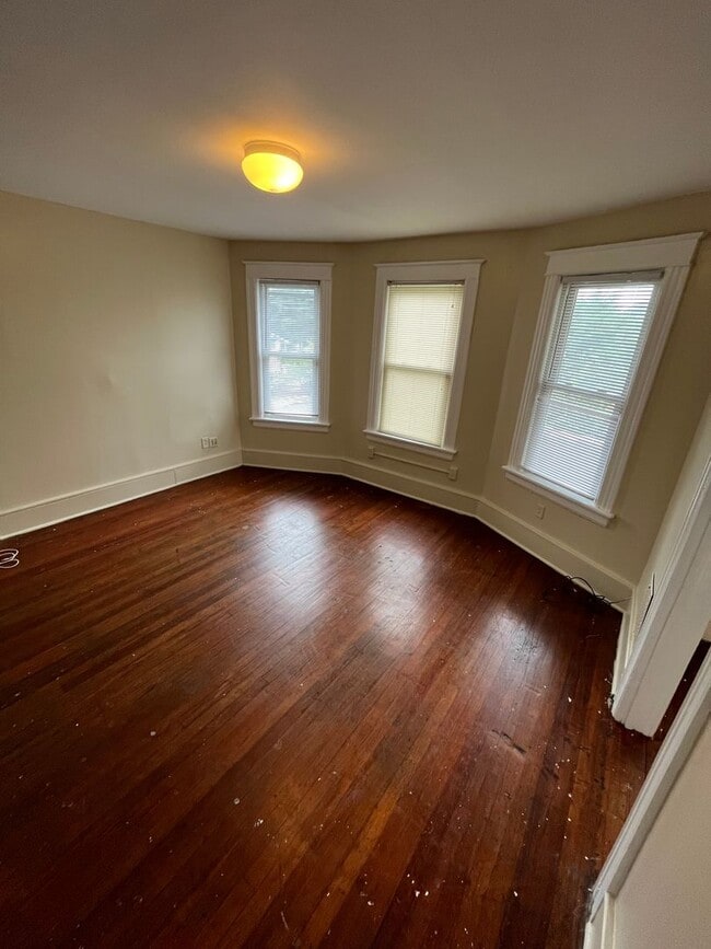 Building Photo - 137 Washington St