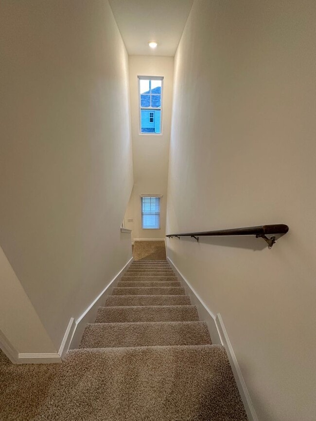 Building Photo - 3 Bedroom / 2.5 Bath Townhome Kingsport, TN