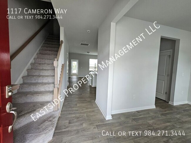 Building Photo - 1117 Cameron Wy