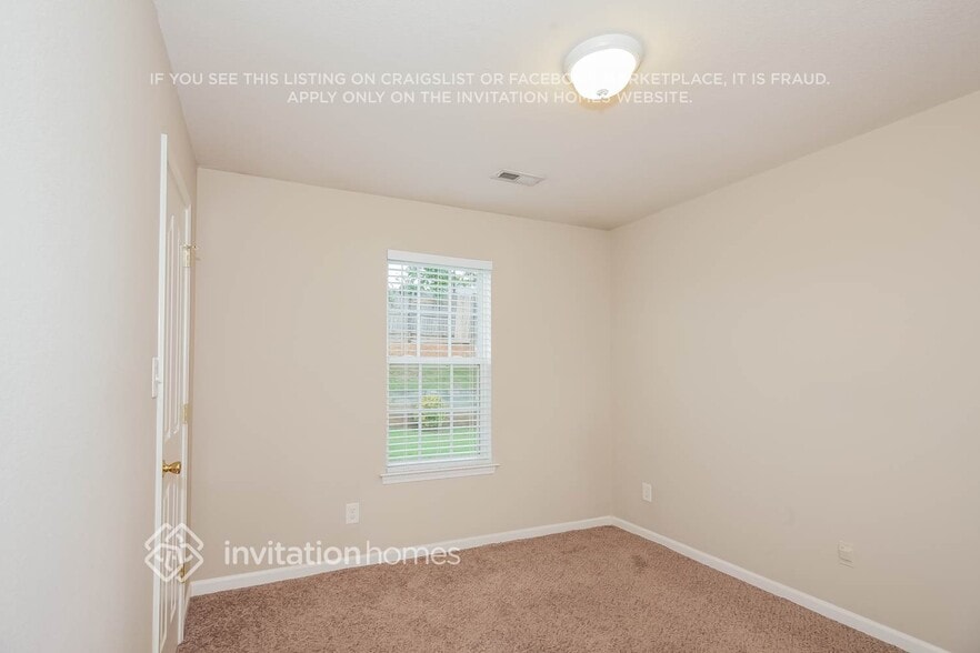 Building Photo - 5733 Shining Oak Ln