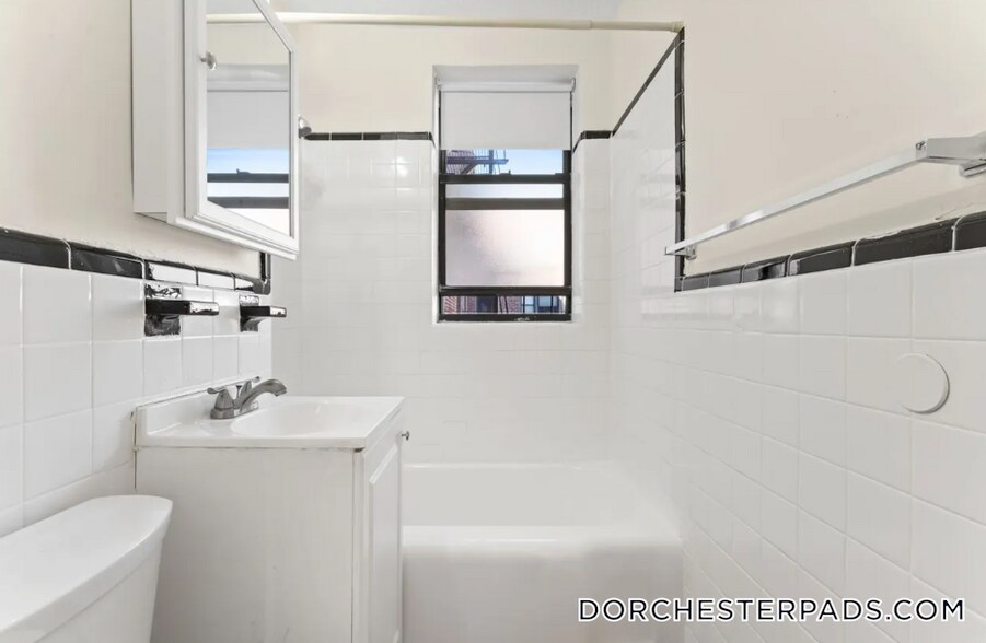 Building Photo - 11 Victory Rd