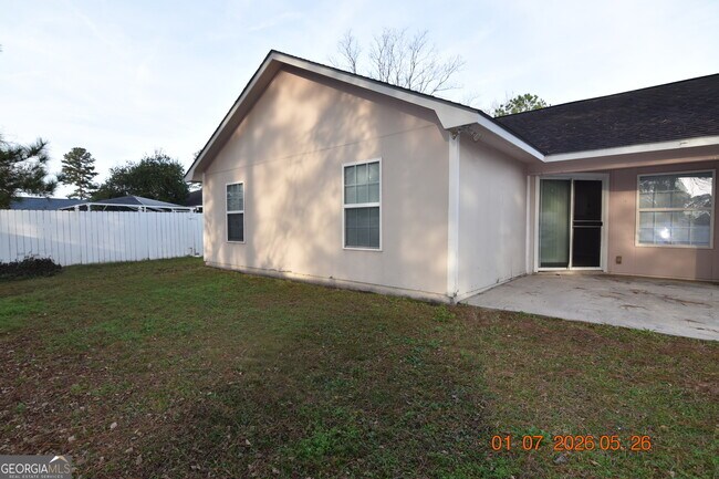 Building Photo - 145 Huntington Dr