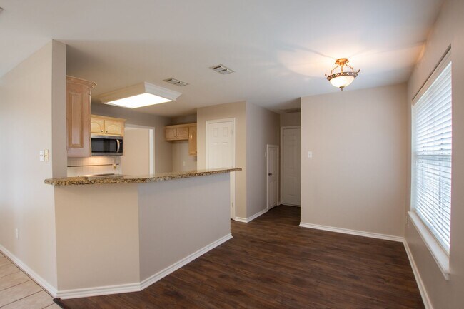 Building Photo - 5716 Bostick Dr