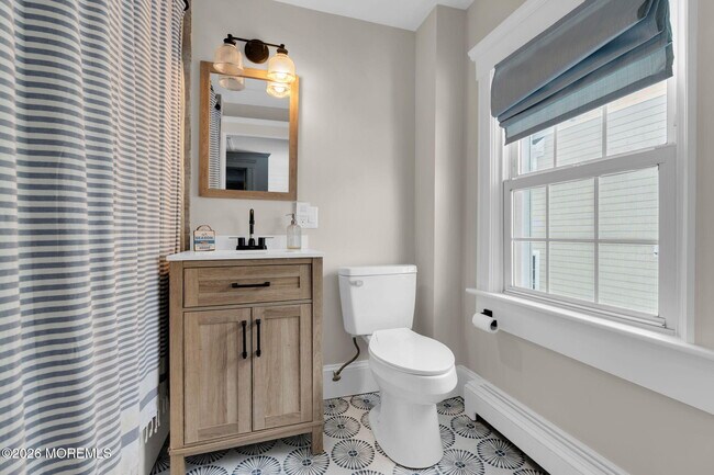 Building Photo - 555 Ocean Rd