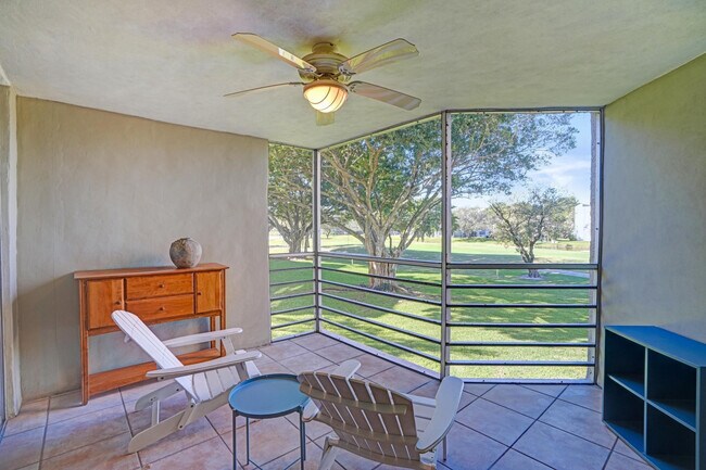 Building Photo - 1831 Sabal Palm Dr