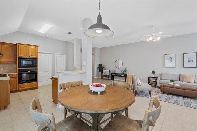 Building Photo - 1636 Maize Bend Dr