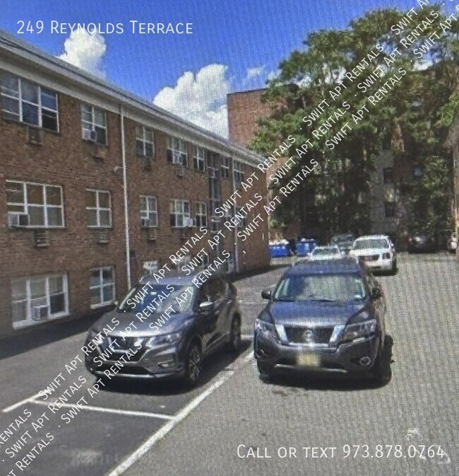 Building Photo - 249 Reynolds Terrace