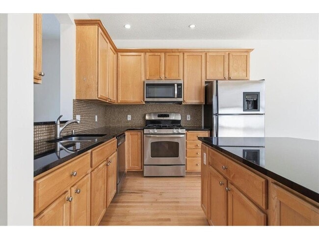 Building Photo - 325 W River Pkwy