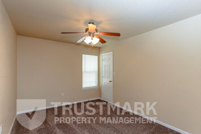 Building Photo - 4202 Elms Run Cir