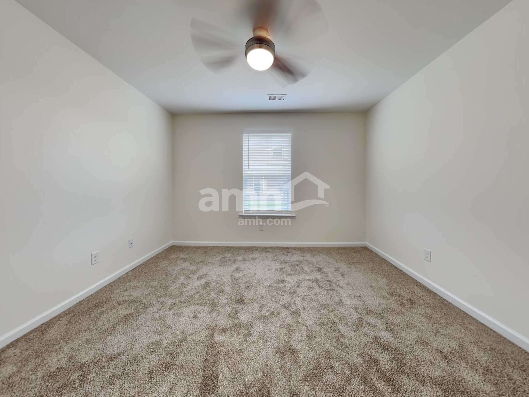 Building Photo - 215 Bellflower Cir