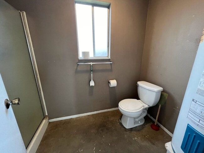 Building Photo - Reedley Country Home For rent