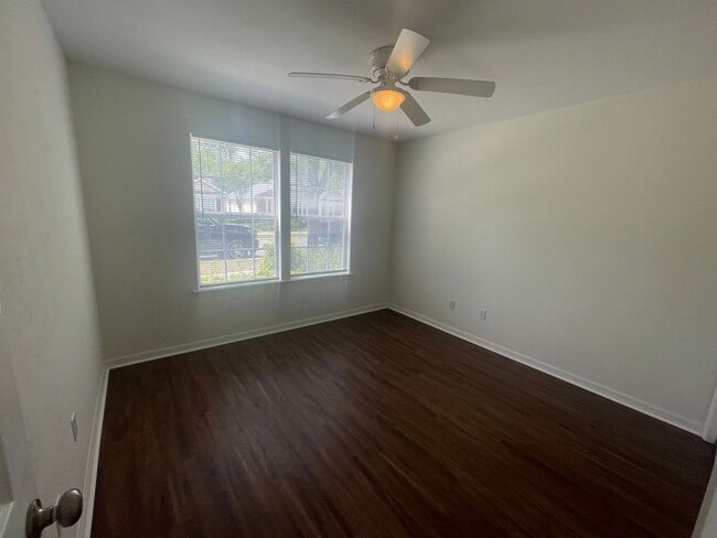 Building Photo - 3/2 Home in Walnut Creek with Vaulted Ceilings and Updated Finishes