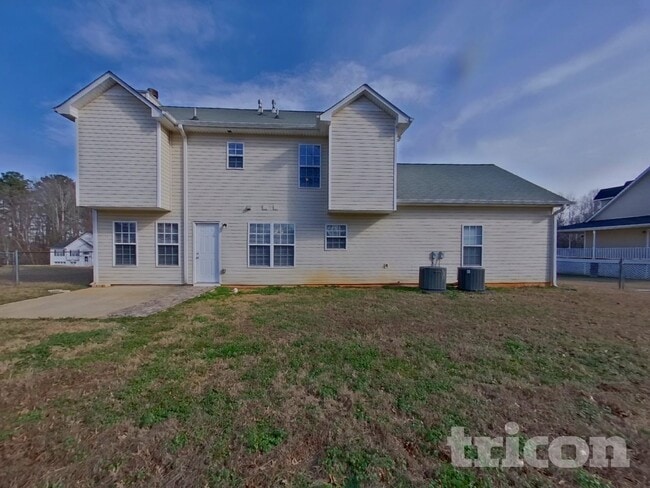 Building Photo - 224 Stone Creek Dr