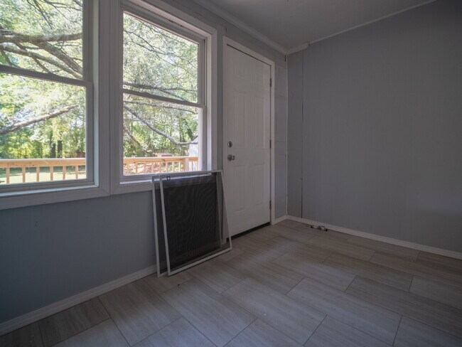 Building Photo - "Charming 3-Bedroom Home in Cramerton - Spacious 1217 Sq Ft with 2 Full Baths!"