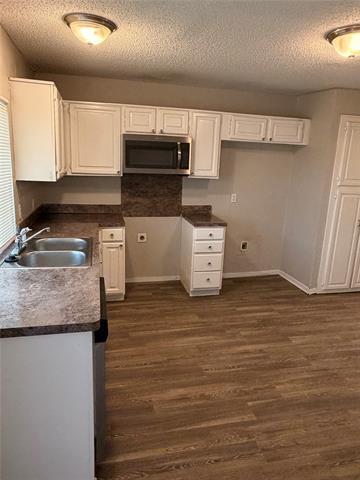 Building Photo - 3402 Green Hill Dr