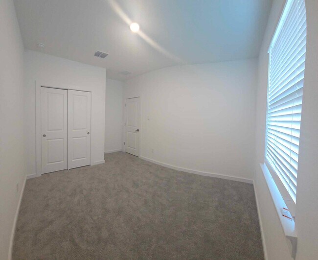 Building Photo - 8442 Bay Oaks Dr