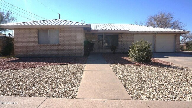 Primary Photo - 240 Ferrari Ct