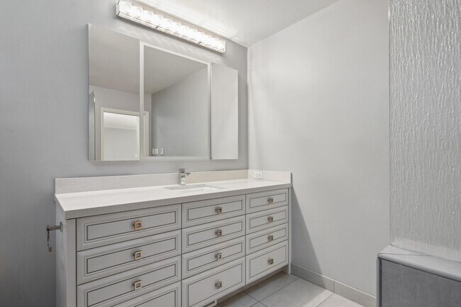 Building Photo - Charming 3-Bedroom Home with Office in desirable Old Palo Alto neighborhood with AC