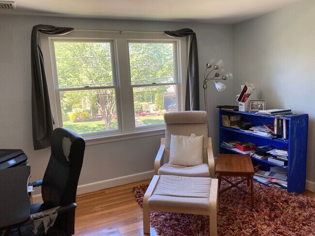 Building Photo - 81 Fessenden St