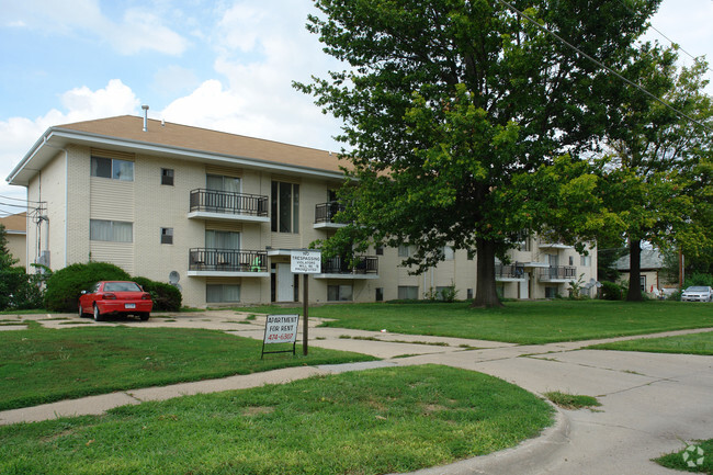 Building - Capitol View Apartments