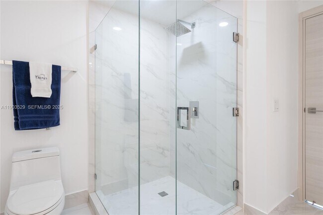 Building Photo - 801 S Miami Ave