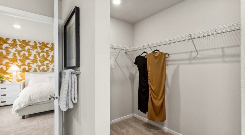 Building Photo - 219 17th Dr