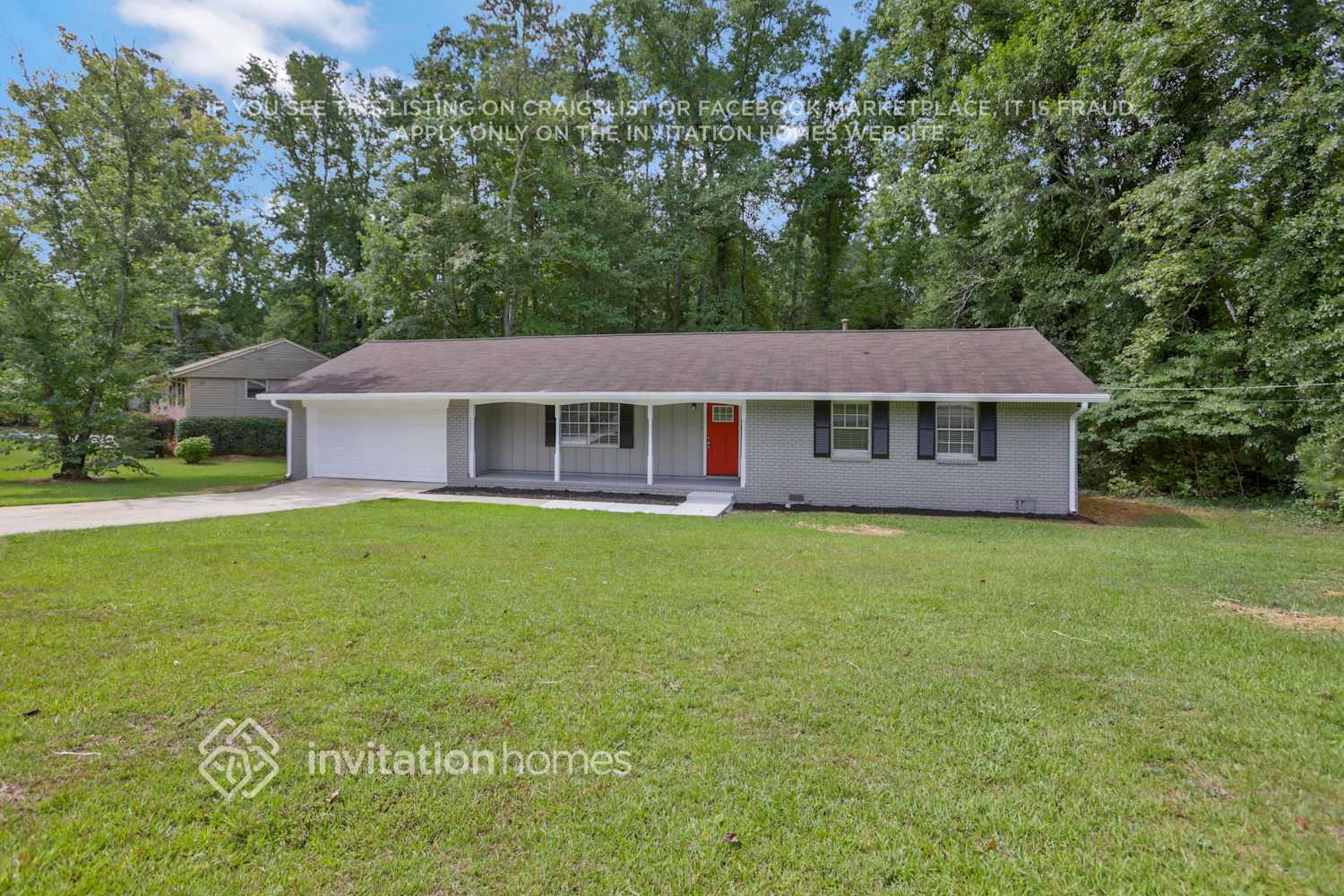 Building Photo - 2045 Devore Dr SW