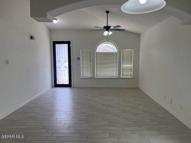 Building Photo - 904 Betton Pl