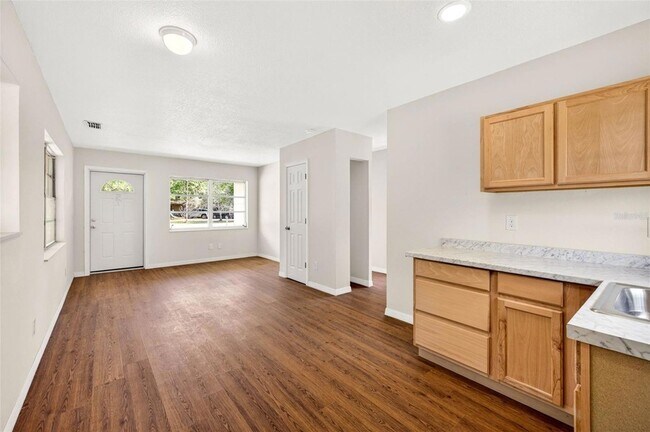 Building Photo - 34816 Evergreen Way