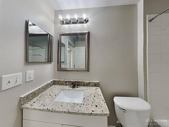 Building Photo - 14131 Colonial Spring Way