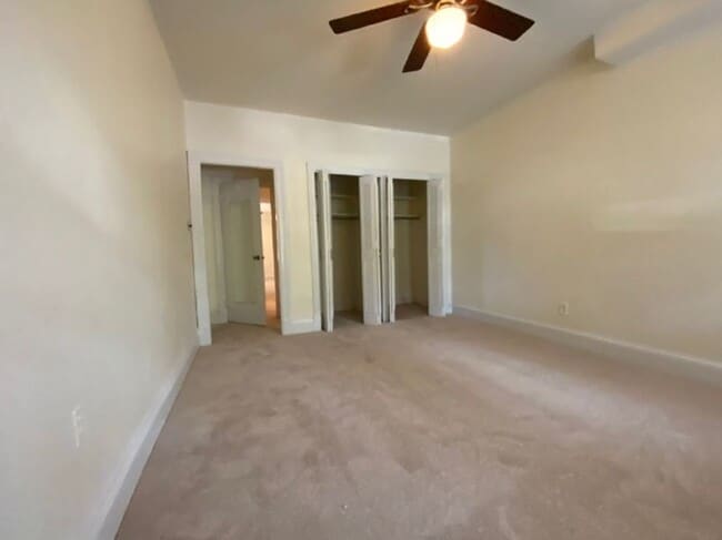 Building Photo - 2 BED 1 BATH Condo on the 1st Floor of The...
