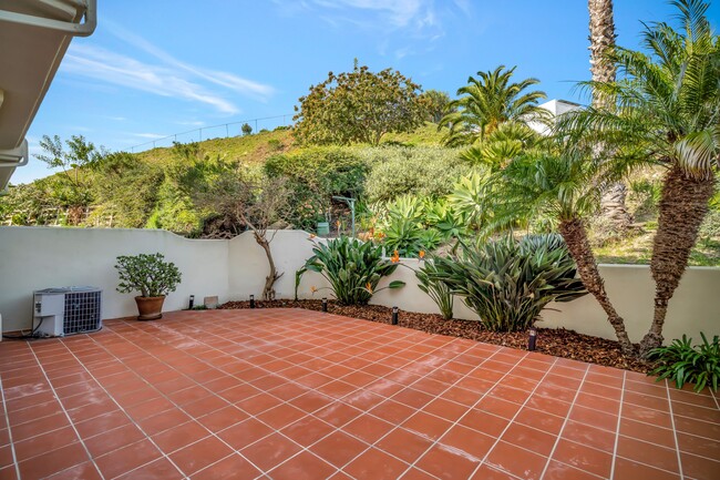 Building Photo - 6463 Zuma View Pl