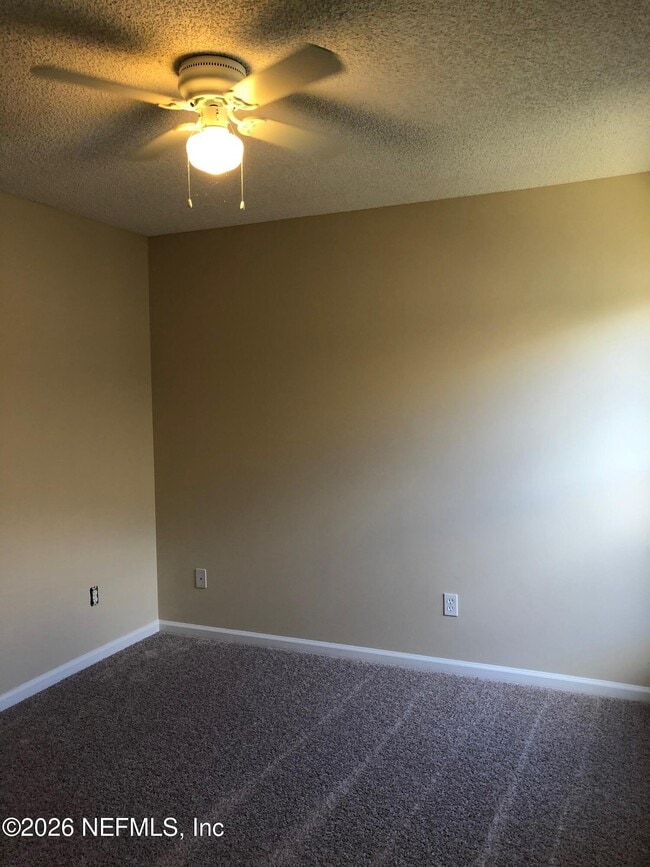 Building Photo - 6902 Southern Oaks Dr W
