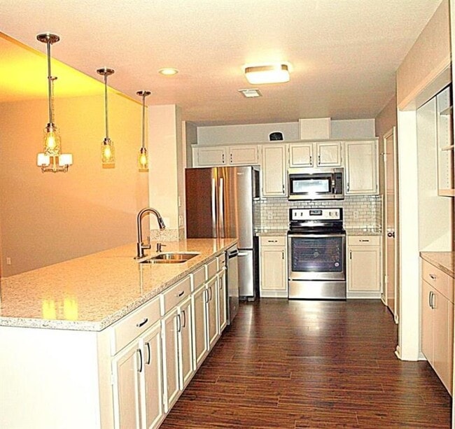 Building Photo - 2200 Larston Ln